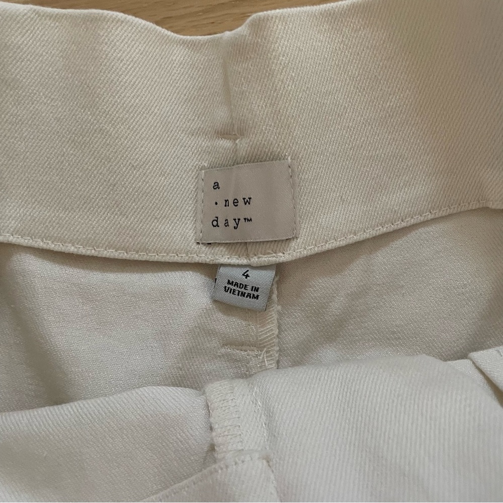 A New Day White Denim Pleated Trouser Style Pants 4 - Picture 7 of 8